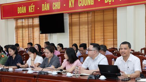 Đại biểu tham dự hội nghị.