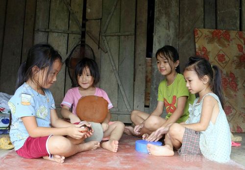 Có đường mới, lũ trẻ ở Khuổi Ma sẽ có tương lai xán lạn hơn.
