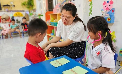 Với giáo viên mầm non, mức phụ cấp ưu đãi được quy định là 45%