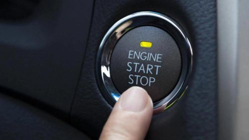 Khi người lái nhấn giữ nút Start/Stop, động cơ sẽ tắt và hộp số tự động chuyển về số N
