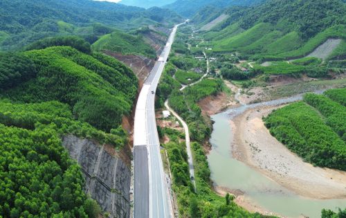 Đến ngày 30/6/2026 dự án cao tốc đoạn La Sơn - Hòa Liên sẽ hoàn thành. Sau đó, chủ đầu tư tiếp tục triển khai các hạng mục đã được Bộ Xây dựng phê duyệt điều chỉnh.