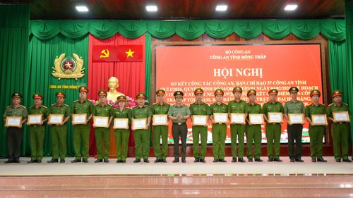 Công an tỉnh Đồng Tháp khen thưởng các tập thể, cá nhân lập thành tích xuất sắc trong cao điểm tấn công, trấn áp tội phạm