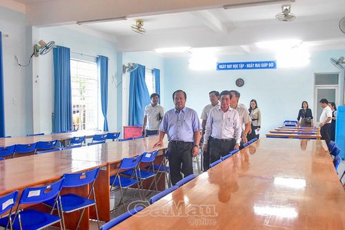 Phó Chủ tịch UBND tỉnh Nguyễn Minh Luân kiểm tra cơ sở vật chất và công tác chuẩn bị kỳ thi tốt nghiệp THPT năm 2026 tại Trường THPT Lê Văn Đẩu.