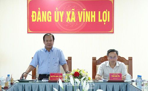Phó Chủ tịch UBND tỉnh Nguyễn Minh Luân phát biểu kết luận buổi làm việc.