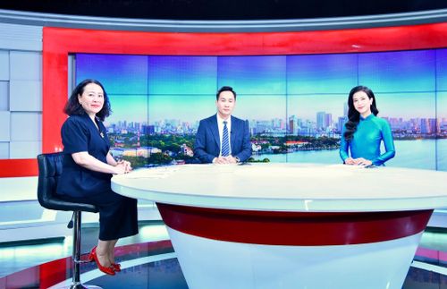 PGS.TS Trần Thị Diệu Oanh, Trưởng khoa Luật, Học viện Hành chính và Quản trị công tham gia chương trình. Ảnh: Viết Thành