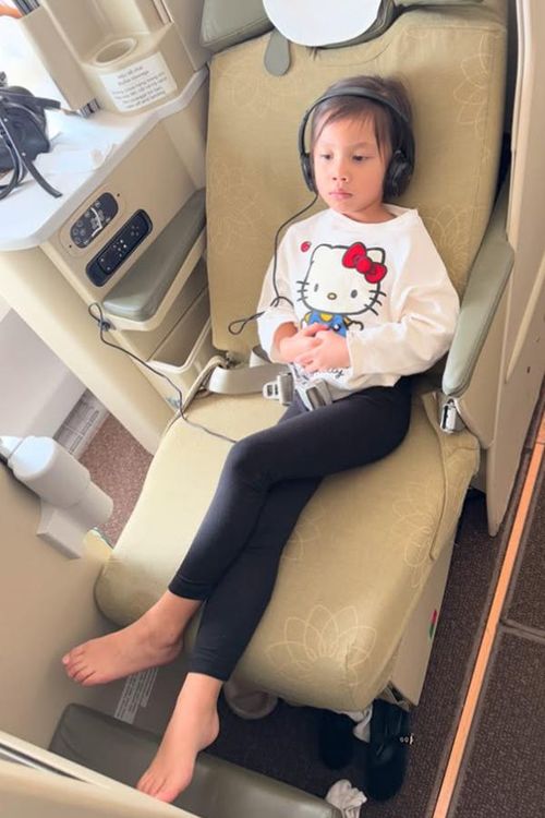 Tên “Lisa” của cô bé cũng gây chú ý khi Hồ Ngọc Hà từng tiết lộ cô đặt tên con gái vì rất yêu thích Lisa của nhóm BLACKPINK.