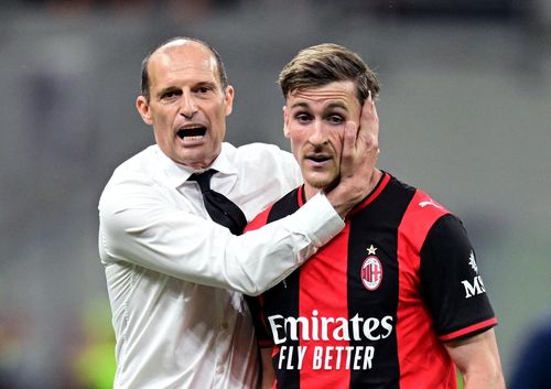 AC Milan sa thải HLV Massimiliano Allegri cùng hàng loạt lãnh đạo cấp cao.
