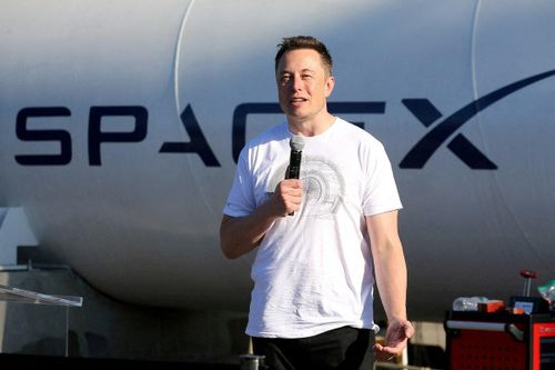  Với định giá vượt 100 tỷ USD, SpaceX hiện là một trong những công ty tư nhân giá trị nhất thế giới. Ảnh: Reuters.