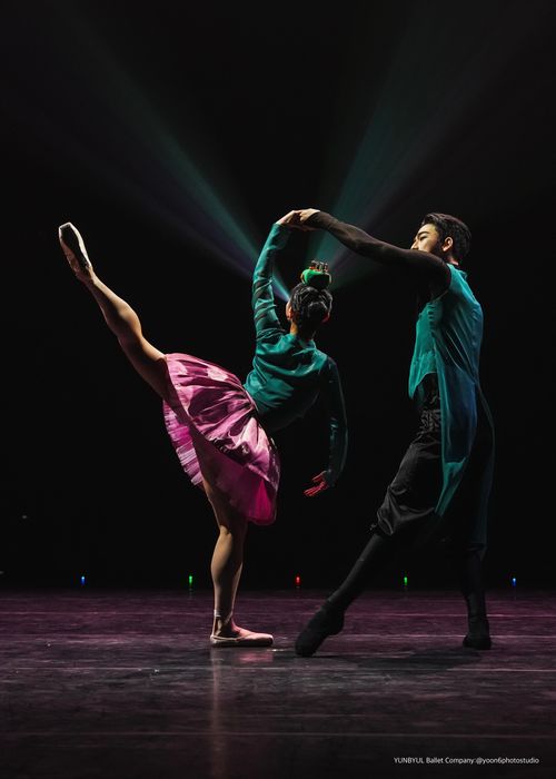 Một số hình ảnh trong vở ballet đương đại GAT