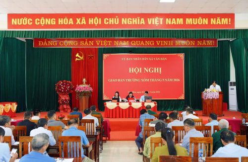 Chủ tịch UBND tỉnh yêu cầu quá trình sắp xếp thôn, xóm cần đẩy mạnh công tác tuyên truyền, vận động, tạo sự đồng thuận cao trong Nhân dân. Trong ảnh: Xã Văn Hán tổ chức Hội nghị giao ban trưởng xóm tháng 5 năm 2026. Ảnh: Cổng Thông tin điện tử tỉnh Thái Nguyên