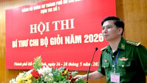 Đại tá Đỗ Vĩnh Thăng, Phó Chính ủy Bộ Tư lệnh kiêm Chính ủy Ban Chỉ huy Bộ đội Biên phòng Thành phố Hồ Chí Minh phát biểu.