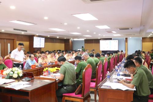Quang cảnh hội nghị.