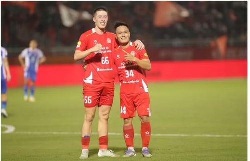 Tuy nhiên, thời gian đó đội bóng quân đội đã hết suất dành cho cầu thủ Việt kiều nên Lee Williams chuyển sang CLB Công an TPHCM theo dạng cho mượn. Ảnh: CA TP Hồ Chí Minh.