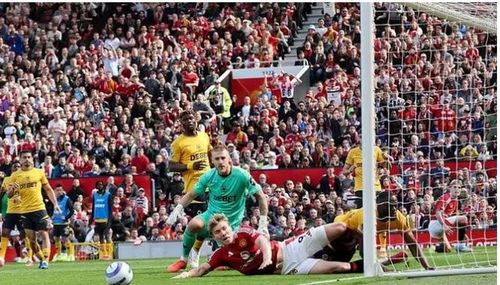 Tổng cộng, Rasmus Hojlund ghi 26 bàn sau 95 lần ra sân cho MU, nhưng chỉ có 4 bàn ở Premier League mùa 2024/25.