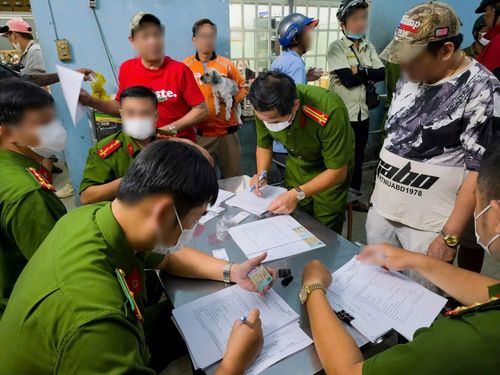 Công an phường Hòa Hưng tập trung tối đa lực lượng trong 15 ngày thực hiện cao điểm.