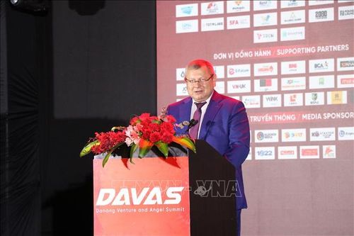 Ông Guley Sergey Nikolaevic (Chủ tịch Quỹ Đổi mới sáng tạo và phát triển xã hội Liên Bang Nga) phát biểu tại Diễn đàn Đầu tư Mạo hiểm và Thiên thần Đà Nẵng 2026 - “Danang Venture and Angel Summit 2026” (DAVAS 2026).