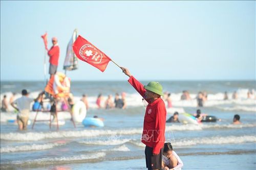 Lực lượng cứu hộ luôn túc trực, sẵn sàng ứng cứu khi có sự cố xảy ra.