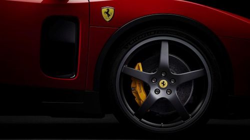 Ferrari Luce sở hữu kích thước mâm lệch (staggered) lớn nhất trên một dòng xe Ferrari thương mại.