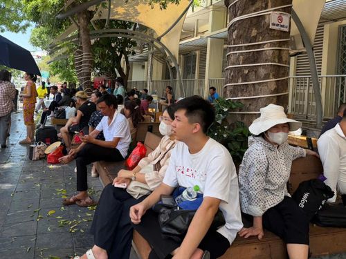 Thời tiết nắng nóng khiến nhiều bệnh nhân có bệnh nền cũng nhập viện gia tăng.