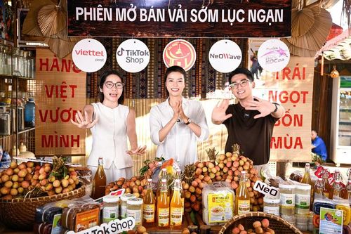 Việc tận dụng sức ảnh hưởng của các KOC, KOL đã giúp người dân Bắc Ninh tiêu thụ vải thuận lợi hơn, giá bán cũng cao hơn. Ảnh: TT