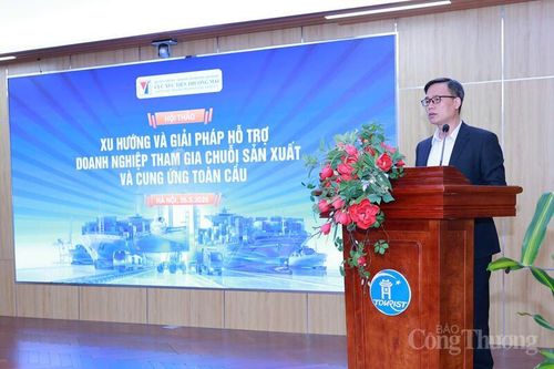 Hội thảo “Xu hướng và giải pháp hỗ trợ doanh nghiệp tham gia chuỗi sản xuất và cung ứng toàn cầu”. Ảnh: Quỳnh Trang