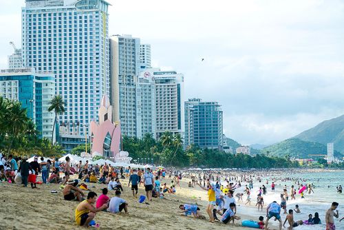 Từ tháng 6, khi học sinh đồng loạt nghỉ hè, nhu cầu du lịch sẽ tăng mạnh với các tour biển và nghỉ dưỡng gia đình.