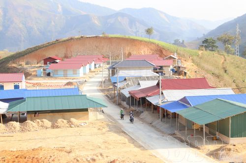 Nhiều địa phương kiến nghị tỉnh quan tâm ưu tiên nguồn vốn triển khai dự án sắp xếp dân cư ra khỏi vùng sạt lở. 