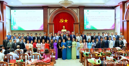 Họp mặt trí thức nhân Ngày Khoa học - Công nghệ và Đổi mới sáng tạo Việt Nam 18-5.
