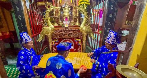 Lễ khai sắc phong triều Nguyễn. Ảnh: Huỳnh Kim