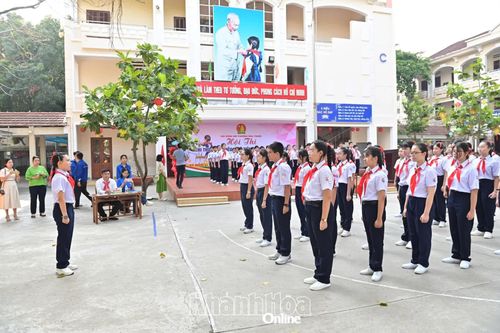 Các đội viên tham gia Hội thi nghi thức Đội Thiếu niên Tiền phong Hồ Chí Minh do Hội đồng Đội phường Nha Trang tổ chức vào tháng 4-2026.