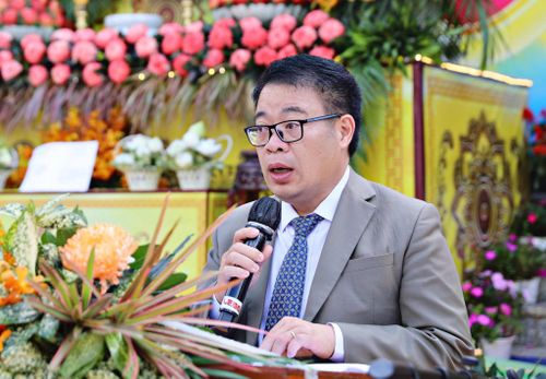 Phó Chủ tịch UBND tỉnh Lâm Đồng Nguyễn Ngọc Phúc phát biểu tại Đại lễ Phật đản