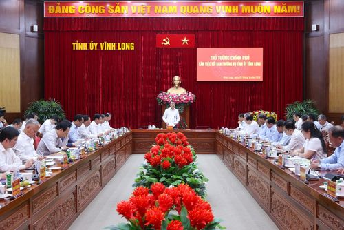 Thủ tướng Lê Minh Hưng chủ trì cuộc làm việc với Ban Thường vụ Tỉnh ủy Vĩnh Long. Ảnh: VGP.