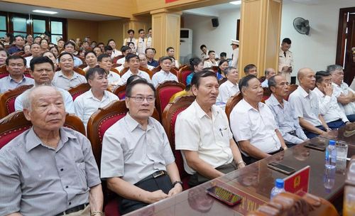 Đại biểu là cán bộ Phòng Công tác chính trị và Phòng Tổ chức cán bộ qua các thời kỳ.