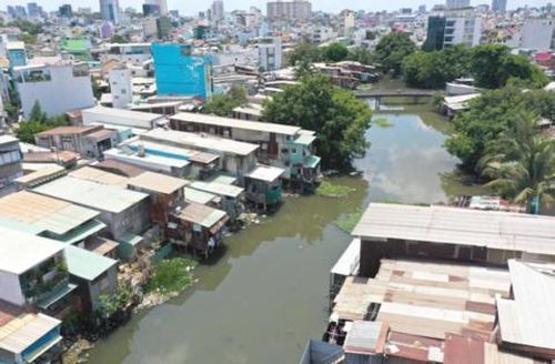 Nhà ven kênh, rạch tại TPHCM