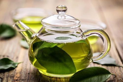 Uống trà xanh thường xuyên có thể giúp tăng cường quá trình trao đổi chất, hỗ trợ tiêu hóa và giảm nguy cơ mắc các bệnh mãn tính.
