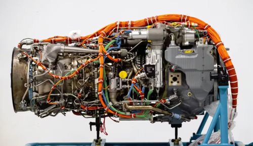 MH-60M Black Hawk hiện trang bị động cơ tuabin trục General Electric T700-GE-701D, cho công suất tối đa 1.491 kW mỗi động cơ. 