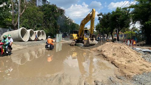  Dự kiến tháng 10 năm nay tuyến đường sẽ hoàn thành. 