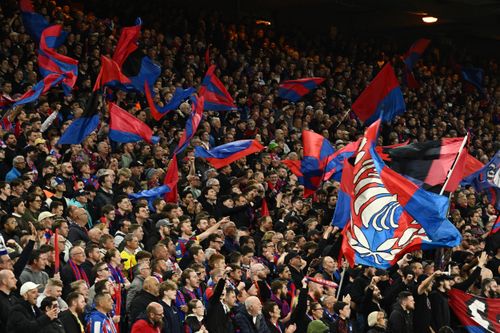 Nhiều cổ động viên Crystal Palace bị hành hung trước thềm chung kết Conference League