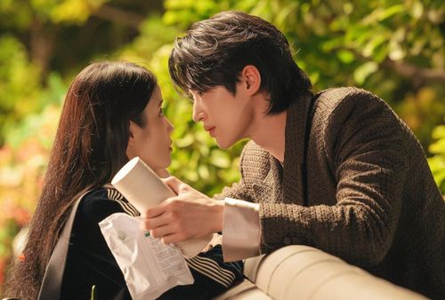  Hai diễn viên chính bị nhận xét không có chemistry. 