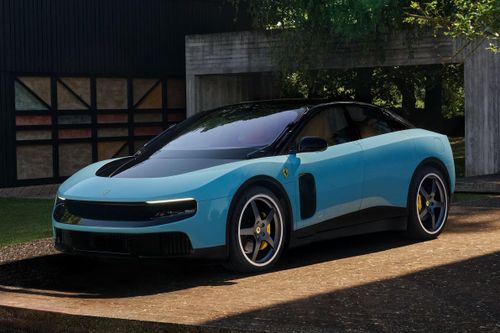  Ferrari Luce sử dụng 4 động cơ điện độc lập tại từng bánh trên nền tảng 800 V, cho ra công suất tối đa 1.050 mã lực và mô-men xoắn cực đại 990 Nm. 