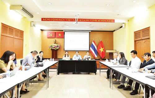 Trí thức Việt Nam tại Thái Lan thảo luận về tiềm năng hợp tác giữa hai nước.