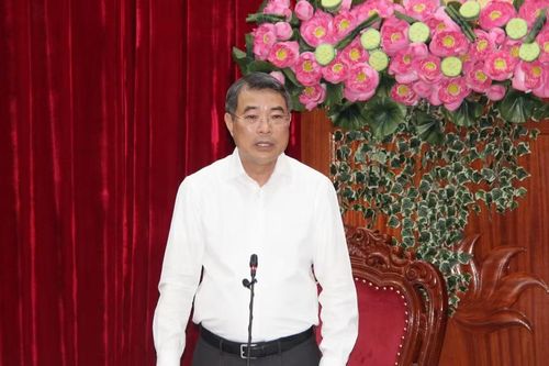Thủ tướng phát biểu chỉ đạo tại buổi làm việc với Ban Thường vụ Tỉnh ủy Vĩnh Long.