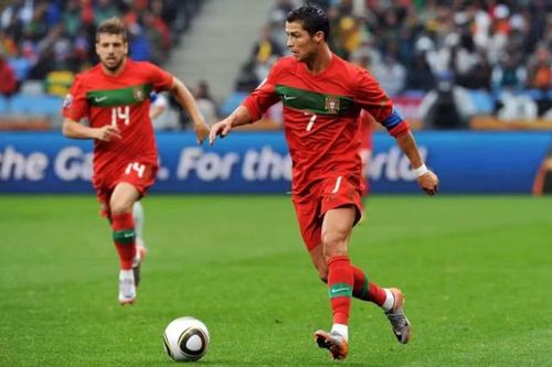 Ronaldo có một kỳ World Cup 2010 đáng quên, khi chỉ ghi bàn vào lưới Triều Tiên trước khi Bồ Đào Nha bị loại ở vòng 1/8.