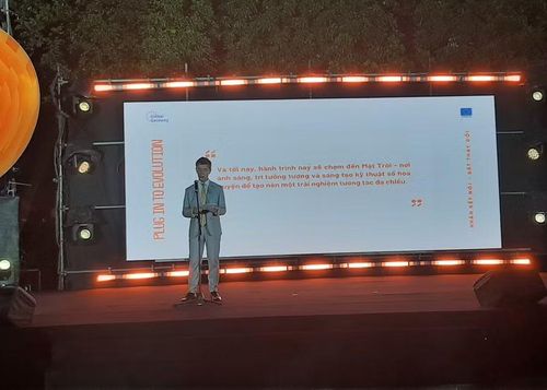 Đại sứ EU tại Việt Nam Julien Guerrier phát biểu tại buổi khai mạc.