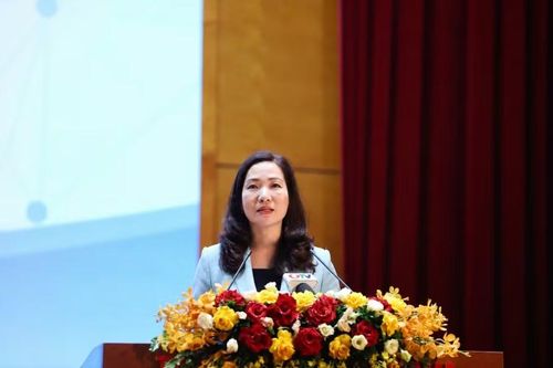 Bà Nguyễn Thị Hạnh, Phó Chủ tịch UBND tỉnh Quảng Ninh phát biểu hưởng ứng Lễ phát động.