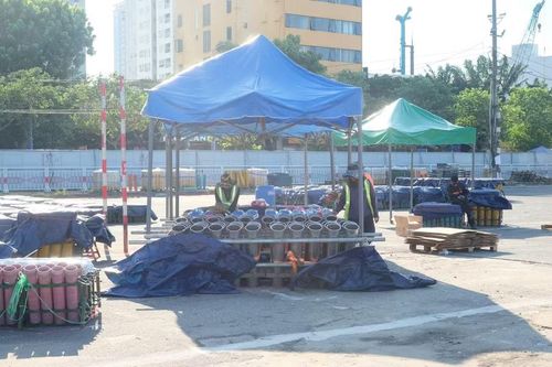 Bãi bắn DIFF 2026 nằm ở cảng Sông Hàn, đường Bạch Đằng (phường Hải Châu), đối diện với khán đài chính bên kia bờ sông Hàn.