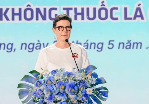 Bà Angela Pratt phát biểu tại chương trình. Ảnh: L.T