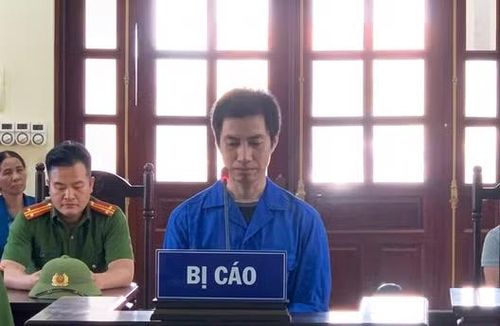 Bị cáo Nguyễn Tuấn Anh tại phiên xét xử. (Ảnh Trương Minh)