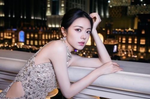 Triệu Kim Mạch thắng cả điện ảnh lẫn truyền hình.