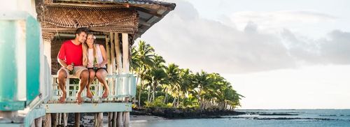Du khách lưu trú trong nhà truyền thống của người Samoa. Ảnh: Samoa Travel.